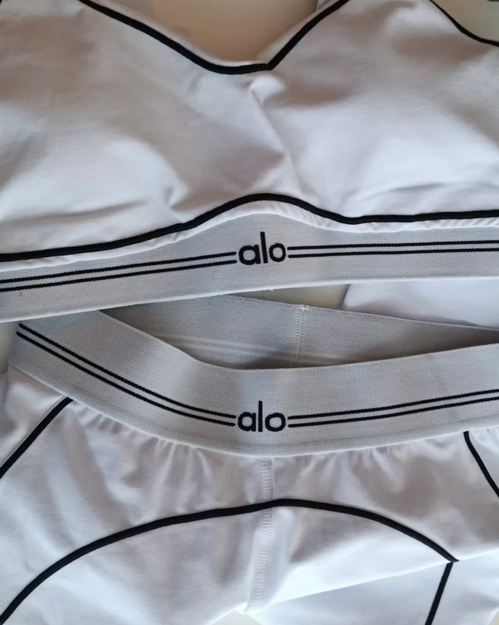 alo set White