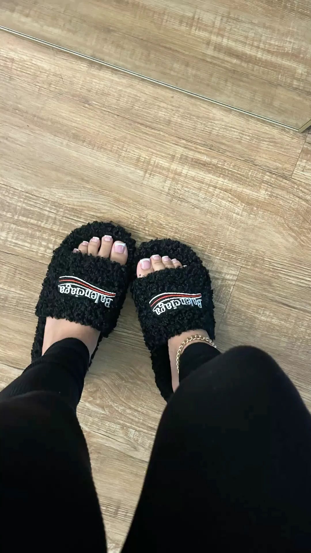 Balenciaga Slippers black