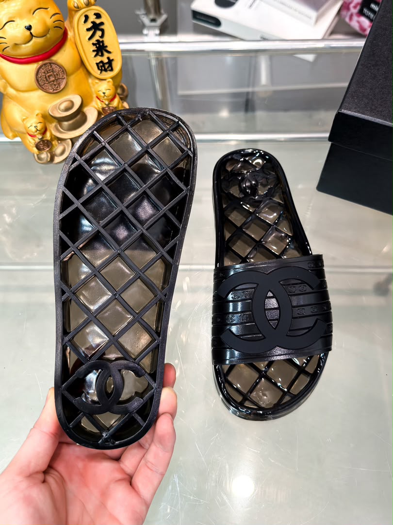 Chanel jelly slides