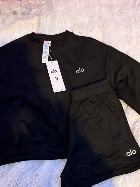 alo shorts & long sleeve set black