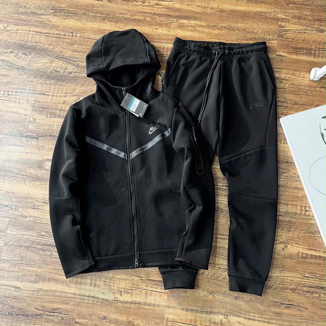 Black Nike Tech Sets