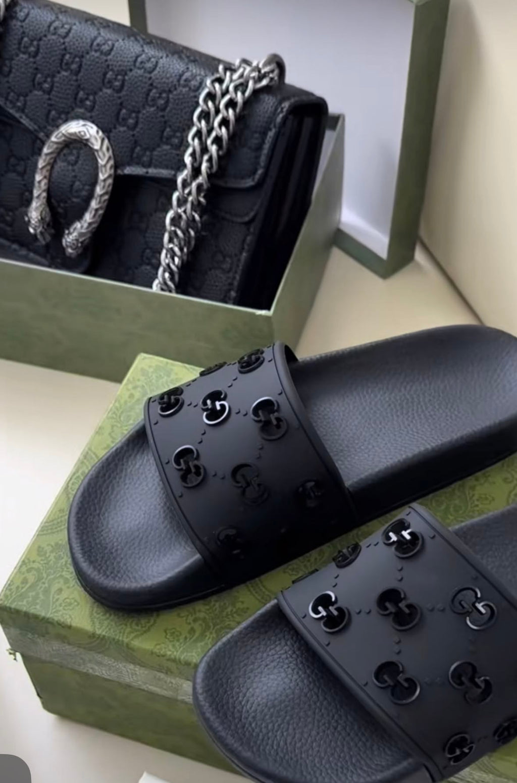 Gucci Slides Black